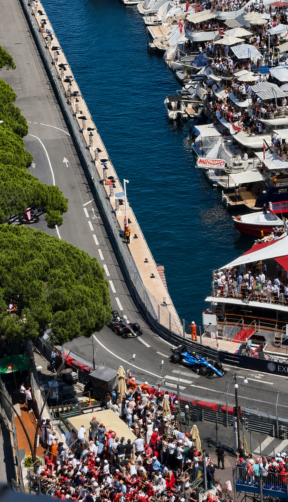 Vue sur la piste du Grand prix de Monaco avec le virage du port de Monaco avec une formule 1 Alpine F1 Team